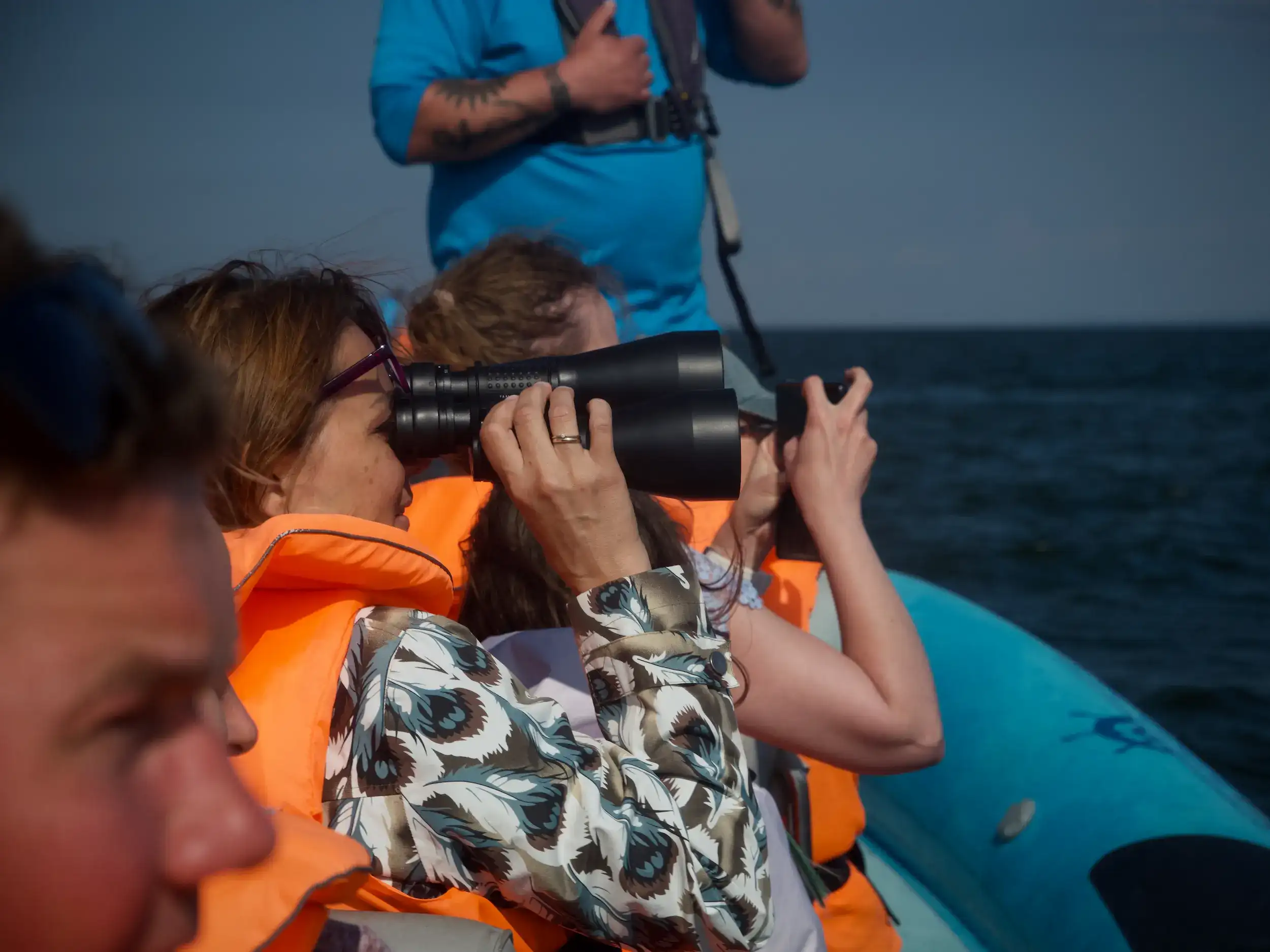 Uczestnicy rejsu Seariders podczas wyprawy na foki